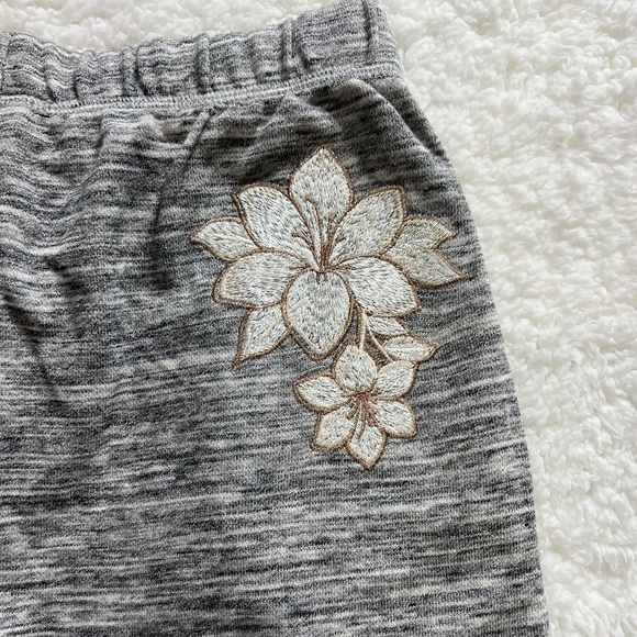 VS PINK Bling Flower Boyfriend Shorts XS - Picture 7 of 10